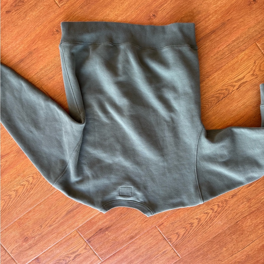 Abercrombie & Fitch Soft Green Sweatshirt game day football fall - Picture 7 of 7